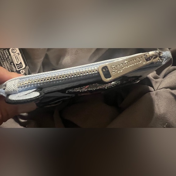 Loungefly Disney Winnie the Pooh Eeyore Piglet Faux Fur Cardholder Wallet NWT - Picture 4 of 4